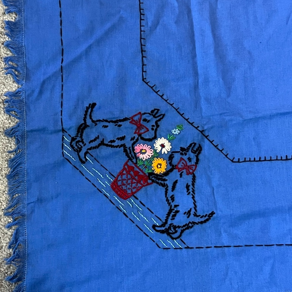 Vintage Scottie Dog Embroidered deep blue Tablecloth with Fringe 33” x 33”. EX - Picture 4 of 8